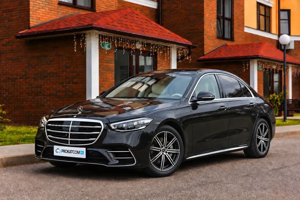 Прокат авто Mercedes-Benz S-Класс 450 4MATIC 2021 года класса Премиум в городе Москва от 21000 руб./сутки, полный привод, двигатель: бензин, объем 3 литра, страховка, без водителя, недорого - Prokatcom